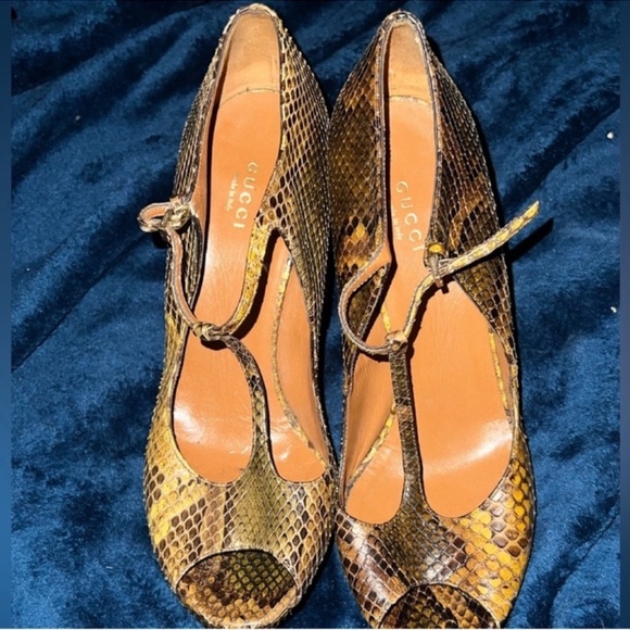 Gucci heels size 10 heel height 4 inches peep toe with ankle strap - Picture 1 of 5
